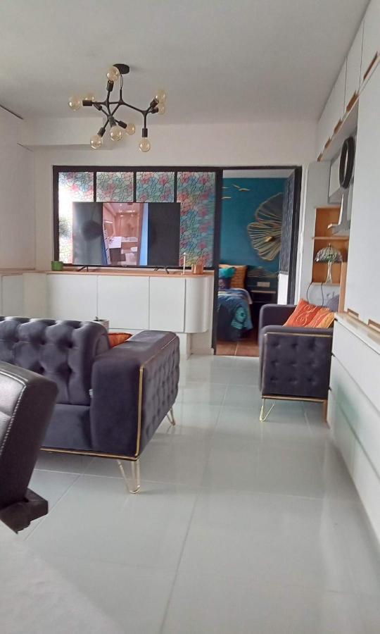 Liege Centre Mediacite Appartement Possible Parking Terrasse Immense 8Eme Pour 2 Personnes Ngoại thất bức ảnh